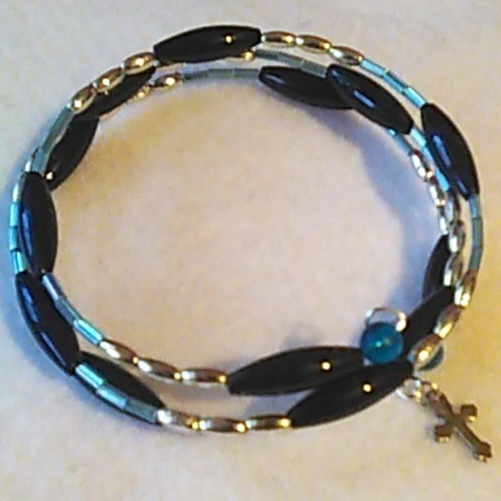 Bracelet Memory Wire Light Aqua Black Silver Small Cross OS Handcrafted New